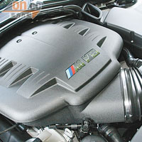 V8引擎可輸出420匹馬力，但油耗則低至11.9L/100km。