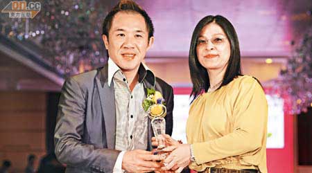 榮獲2010年「香港名牌金獎品牌」的金獎地位，創輝珠寶在香港多年的努力被一致肯定。