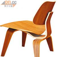 保存得極好的Eames名Dining Chair。