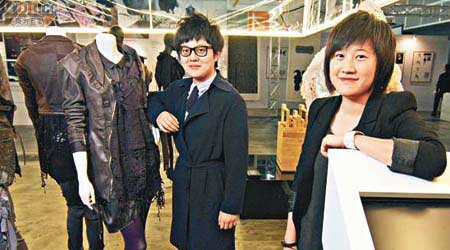 勇奪「香港青年設計才俊大獎」的Octo（左）及Clara（右），獲得25萬獎學金到外國進修，並決定自我增值後返港回饋本地設計業。