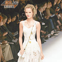 Dolce & Gabbana修腰設計，凸顯女性玲瓏浮凸身段。