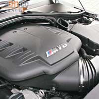 V8引擎力大無窮，但平均油耗僅約$1.7/km。