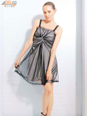 黑色dress $3,600<br>Patent平底鞋 $2,500