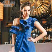 彩藍色斜膊裙	$3,990<BR>水晶手鈪	$790