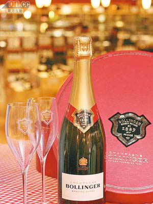 Bollinger Special Cuvee Gift Set $665（a）<br>禮盒包括Bollinger評分達94的香檳，及2隻特製香檳杯，典雅有品味。