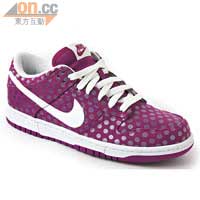 Nike紫色波點波鞋 $599（b）