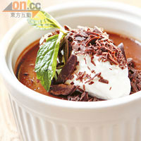 Chocolate Pot de Cream　$38<br>外形似法式焦糖燉蛋，但純以75%黑朱古力混合蛋、糖及忌廉製成，質感激滑很回味！