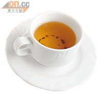 薰衣草洋金菊 $58（c）<br>Menu內花茶選擇之一，具鎮靜、紓緩神經及減壓的作用，不只初五宜喝，或許閣下天天要喝。