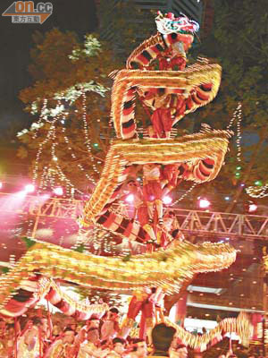 舞龍舞獅也是妝藝大遊行的表演項目之一。