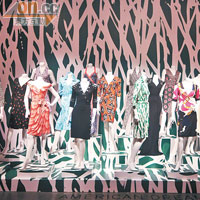 展覽中展出多件品牌的經典裙子，部分更是Diane的私人珍藏。