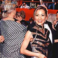 楊紫瓊曾穿鄭兆良設計的晚裝出席奧斯卡頒獎禮。