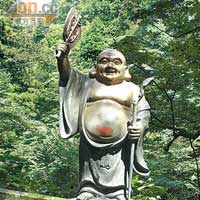 日本七福神，都甚具福相。