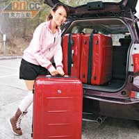 尾箱能擺放3個大型行李箱，載物量驚人。
