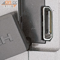 HDMI-mini插口可接駁電視播放影片。