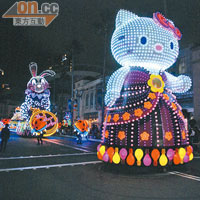 晚間花車巡遊《魔幻星光大遊行》為10周年慶典錦上添花。