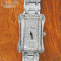 Alacria Swan全鑽腕錶 $1,900,000（限量88枚）