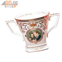 英國餐具品牌ROYAL WORCESTER推出的世紀婚禮肖像瓷杯。