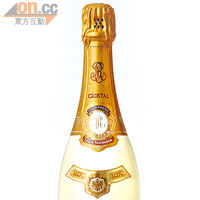 Cristal香檳香港較為罕有，約六、七千元一支，順喉的味道令Anina追捧至今。