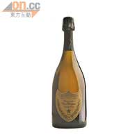 Dom Perignon 2002   $1,228（a）<br>2002屬上好年份，輕輕搖晃酒杯，營造出豐沃幼滑的口感，味道更由清新慢慢變成餘韻悠長，豐富多變。