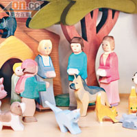 山區人手製作的Ostheimer木製玩偶，每隻售價由€6（約HK$66）起。