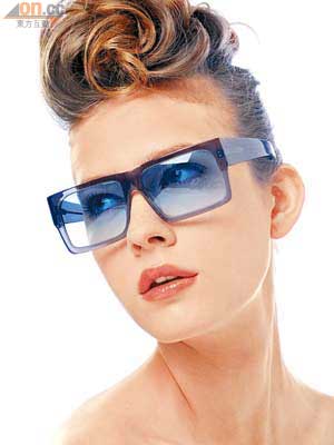 ELEMENTS Deluxe灰藍色磨沙膠框太陽眼鏡 $650
