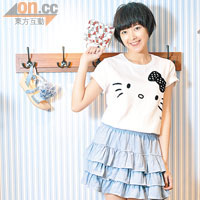 :WHITE CHOCOOLATE × HELLO KITTY<br>大頭款Tee　$239<br>:WHITE CHOCOOLATE半截裙　$439<br>Puzzle涼鞋　$859