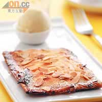 French Apple Tart with Homemade Vanilla Ice-cream $88（b）<br>用青蘋果做的千層酥酸酸甜甜，與雲呢拿雪糕最夾。雪糕上的蘋果脆片很考功夫，刨成薄片後浸在糖水中1小時才以慢火烘乾，又香又脆，果味天然清新。