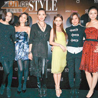 Kim率領旗下女模包括戴小奕出席北京活動。