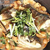 大鑊魚有魚又有松茸及牛肝菌，非常可口。