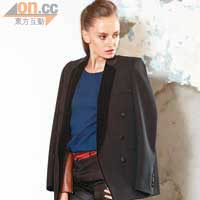 Celine<BR>blazer jacket $21,500<BR>pants $14,000<BR>top $6,800<BR>shoes、bag 未定價