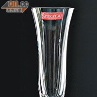 Spiegelau SweetHeart香檳杯 $390/對（b）<br>喇叭嘴形香檳杯，用Platinum特別物料製造，質地堅固不易花。底部的尖端不太明顯，但外形別致，杯柄有心形裝飾，觀賞性高，用於節日派對中，夠晒體面。
