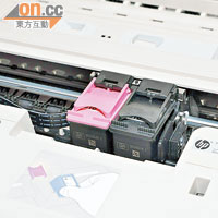 採用雙墨盒4色打印技術，足夠一般應用。