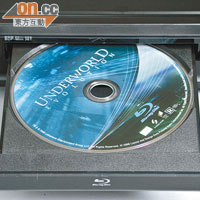 兼播Blu-ray、DVD、VCD、CD光碟。