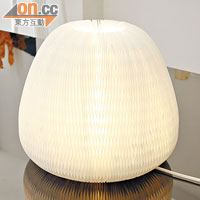 座枱燈「urchin softlight」by molo design $3,500