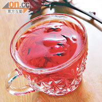 洛神花茶<br>用洛神花萼泡茶，味道清香，帶酸甜果味，熱飲香氣突出，凍飲解渴。