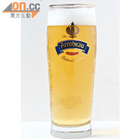 黃啤酒（Pale Ale）：即清啤，在德國北部最流行，感覺最純淨，麥香味濃，色澤淺黃剔透，卻是啤酒中最苦的一種。<br>Arcobraeu Urfass Draught $58/半公升（a）