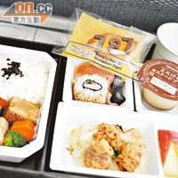 飛機餐的食物相當有水準，更有可愛的787曲奇餅，必食！