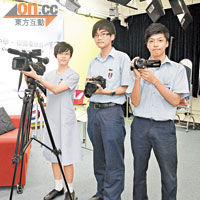 STMC CampusTV的黃煒橋、何子軒及陳偉健（左至右），3人由中一起參與校園電視台。