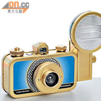 La Sardina Metal Edition<BR>La Sardina是去年推出的系列，機身以沙甸魚罐作設計藍本，Metal Edition配上閃燈更是一絕。售價：$1,380