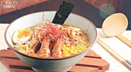 清酒海老拉麵 $88<br>鮮蝦以日本清酒煮至僅熟，味道鮮甜帶酒香，很爽口。老闆建議大家配清淡的鹽味湯底，突出蝦的鮮味。