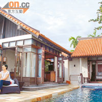 最豪的Ocean Front Pool Villa，有私人無邊泳池及雅致花園。