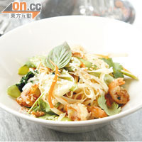 Noodles & Prawns Salad $80<br>輕輕燒過的大蝦甘香爽口，配上少許麵條、甜椒及芝麻籽，增加味道層次，酸酸甜甜好滋味。