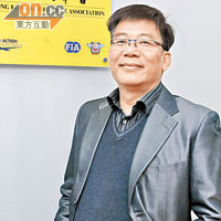 香港汽車會副會長James提醒大家，若長時間在路邊停車務必熄匙，以免影響他人和觸犯法例。