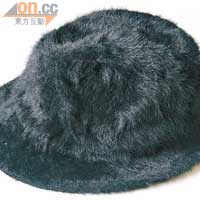 東方人的頭形較大，帽子不易戴得好看，尤其是紳士帽，Elita認為，Cap帽及漁伕帽相對較適合東方人。