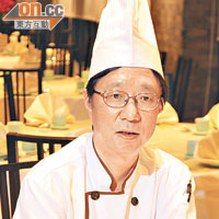 行政總廚潘師傅既擅做傳統菜式，亦喜歡為菜式加添新意，令味道與賣相更吸引。
