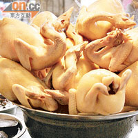 中外馳名的海南文昌雞。￥30（約HK$36）/斤