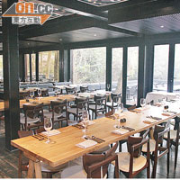 名為Kikaboni的主餐廳，是南非語中「有機」的意思，故菜式亦以農家菜為主。