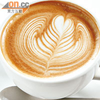 Creme Brulee Caffe Latte $33<BR>幼滑的鮮奶、香甜的焦糖糖漿與Espresso的比例配搭近乎完美，必飲！
