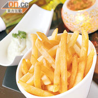 Fries W/ Truffle Dip $55<BR>獨創方法炸薯條，入口熱辣辣卻不會啖啖油；Truffle Dip以松露、松露醬及松露油自家製，菌味香濃，以薯條蘸點來吃一流。