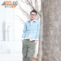 On 久保木和彌（Kuboki Kazuya@TAKEO KIKUCHI Brand Manager）<BR>日本限量版藍色牛仔褸 未定價、白色恤衫 $1,550、綠色長褲 $2,000、卡其色鞋 $1,620